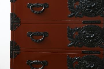 中古　超美品　仙台民芸箪笥(仙台箪笥)　欅産業　漆塗りの朱色に黒々とした金具が映える衣装箪笥(整理箪笥、和タンス、収納箪笥、民芸箪笥、引き出し、チェスト)(定価約110万円)(R-082835)