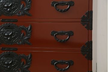 中古　超美品　仙台民芸箪笥(仙台箪笥)　欅産業　漆塗りの朱色に黒々とした金具が映える衣装箪笥(整理箪笥、和タンス、収納箪笥、民芸箪笥、引き出し、チェスト)(定価約110万円)(R-082835)