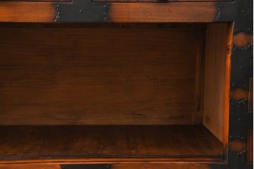 中古　存在感のある佇まいが魅力的なアンティーク調の時代箪笥サイドボード(収納棚、戸棚、収納箪笥、整理箪笥、サイドキャビネット、引き出し)(R-082836)