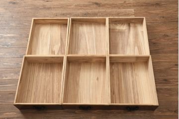 中古　存在感のある佇まいが魅力的なアンティーク調の時代箪笥サイドボード(収納棚、戸棚、収納箪笥、整理箪笥、サイドキャビネット、引き出し)(R-082836)