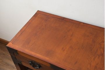 中古　存在感のある佇まいが魅力的なアンティーク調の時代箪笥サイドボード(収納棚、戸棚、収納箪笥、整理箪笥、サイドキャビネット、引き出し)(R-082836)