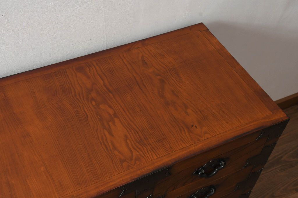 中古　存在感のある佇まいが魅力的なアンティーク調の時代箪笥サイドボード(収納棚、戸棚、収納箪笥、整理箪笥、サイドキャビネット、引き出し)(R-082836)