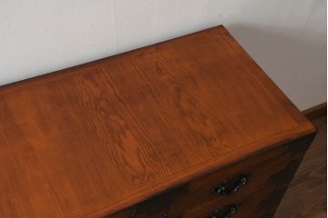 中古　存在感のある佇まいが魅力的なアンティーク調の時代箪笥サイドボード(収納棚、戸棚、収納箪笥、整理箪笥、サイドキャビネット、引き出し)(R-082836)