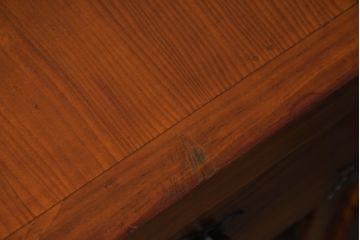 中古　存在感のある佇まいが魅力的なアンティーク調の時代箪笥サイドボード(収納棚、戸棚、収納箪笥、整理箪笥、サイドキャビネット、引き出し)(R-082836)