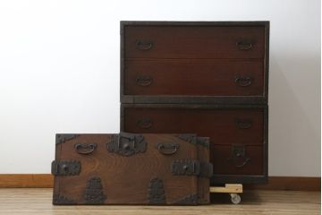 和製アンティーク　希少!!　歳月を重ねた風格と美しさが魅力の二段重ねの船箪笥(半櫃(ハンガイ)、衣装タンス、引き出し、ローチェスト、ローボード、収納箪笥)(R-082837)