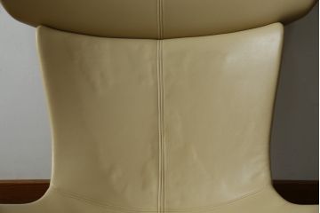 中古　美品　BoConcept(ボーコンセプト)　SQUILLA(スキラ)　合皮　インテリアのアクセントになるラウンジチェア(1Pソファ、一人掛け、1人掛け、椅子、イス、北欧)(R-082840)