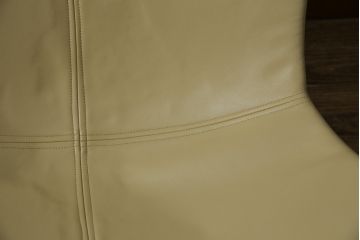 中古　美品　BoConcept(ボーコンセプト)　SQUILLA(スキラ)　合皮　インテリアのアクセントになるラウンジチェア(1Pソファ、一人掛け、1人掛け、椅子、イス、北欧)(R-082840)