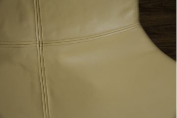 中古　美品　BoConcept(ボーコンセプト)　SQUILLA(スキラ)　合皮　インテリアのアクセントになるラウンジチェア(1Pソファ、一人掛け、1人掛け、椅子、イス、北欧)(R-082840)