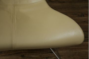 中古　美品　BoConcept(ボーコンセプト)　SQUILLA(スキラ)　合皮　インテリアのアクセントになるラウンジチェア(1Pソファ、一人掛け、1人掛け、椅子、イス、北欧)(R-082840)