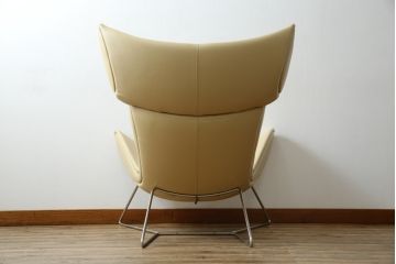 中古　美品　BoConcept(ボーコンセプト)　SQUILLA(スキラ)　合皮　インテリアのアクセントになるラウンジチェア(1Pソファ、一人掛け、1人掛け、椅子、イス、北欧)(R-082840)