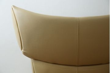 中古　美品　BoConcept(ボーコンセプト)　SQUILLA(スキラ)　合皮　インテリアのアクセントになるラウンジチェア(1Pソファ、一人掛け、1人掛け、椅子、イス、北欧)(R-082840)