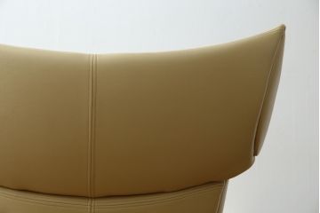 中古　美品　BoConcept(ボーコンセプト)　SQUILLA(スキラ)　合皮　インテリアのアクセントになるラウンジチェア(1Pソファ、一人掛け、1人掛け、椅子、イス、北欧)(R-082840)