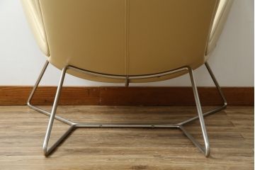 中古　美品　BoConcept(ボーコンセプト)　SQUILLA(スキラ)　合皮　インテリアのアクセントになるラウンジチェア(1Pソファ、一人掛け、1人掛け、椅子、イス、北欧)(R-082840)