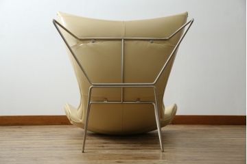 中古　美品　BoConcept(ボーコンセプト)　SQUILLA(スキラ)　合皮　インテリアのアクセントになるラウンジチェア(1Pソファ、一人掛け、1人掛け、椅子、イス、北欧)(R-082840)