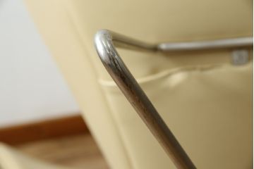 中古　美品　BoConcept(ボーコンセプト)　SQUILLA(スキラ)　合皮　インテリアのアクセントになるラウンジチェア(1Pソファ、一人掛け、1人掛け、椅子、イス、北欧)(R-082840)