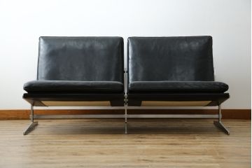 デンマークビンテージ　希少モデル!!　モビリア(mobilia)取り扱い　BO-EX社製　BO-562　デンマーク出身デザイナーヨルゲン・カストホルムデザインのモダンなデザインがかっこいい2人掛けソファ(2人掛け、二人掛けソファ、ヴィンテージ、応接セット、北欧)(R-082841)