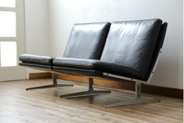 デンマークビンテージ　希少モデル!!　モビリア(mobilia)取り扱い　BO-EX社製　BO-562　デンマーク出身デザイナーヨルゲン・カストホルムデザインのモダンなデザインがかっこいい2人掛けソファ(2人掛け、二人掛けソファ、ヴィンテージ、応接セット、北欧)(R-082841)