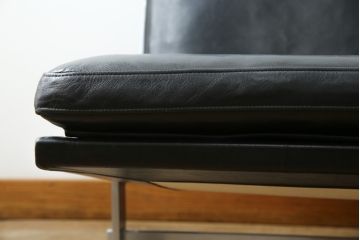 デンマークビンテージ　希少モデル!!　モビリア(mobilia)取り扱い　BO-EX社製　BO-562　デンマーク出身デザイナーヨルゲン・カストホルムデザインのモダンなデザインがかっこいい2人掛けソファ(2人掛け、二人掛けソファ、ヴィンテージ、応接セット、北欧)(R-082841)