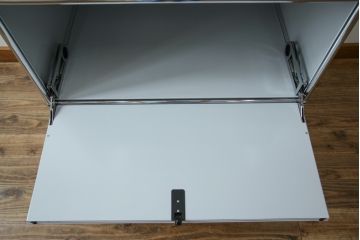中古　美品!!　スイス　USMハラー(USM Haller)　美しくシンプルなデザインが目を引くキャビネット(サイドチェスト、引き出し、店舗什器)(R-082842)