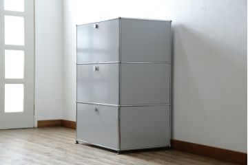 中古　美品!!　スイス　USMハラー(USM Haller)　美しくシンプルなデザインが目を引くキャビネット(サイドチェスト、引き出し、店舗什器)(R-082842)
