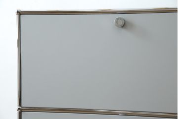 中古　美品!!　スイス　USMハラー(USM Haller)　美しくシンプルなデザインが目を引くキャビネット(サイドチェスト、引き出し、店舗什器)(R-082842)
