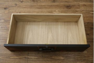 中古　美品!!　国産職人手作り品　黒タン材　「蟻(あり)組」仕立て　美しい花梨象嵌と寄木細工が目を惹くバンタチ風収納箪笥(和タンス、サイドチェスト、ローチェスト、引き出し)(定価約90万円)(R-082843)