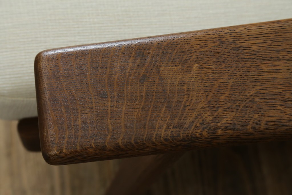デンマークビンテージ　GETAMA(ゲタマ)　Hans J Wegner(ハンス・J・ウェグナー)　GE290A　オーク材　くつろぎの空間を演出するイージーチェア　(R-082844)