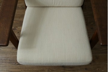デンマークビンテージ　GETAMA(ゲタマ)　Hans J Wegner(ハンス・J・ウェグナー)　GE290A　オーク材　くつろぎの空間を演出するイージーチェア　(R-082844)