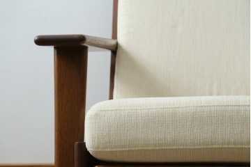 デンマークビンテージ　GETAMA(ゲタマ)　Hans J Wegner(ハンス・J・ウェグナー)　GE290A　オーク材　くつろぎの空間を演出するイージーチェア　(R-082844)