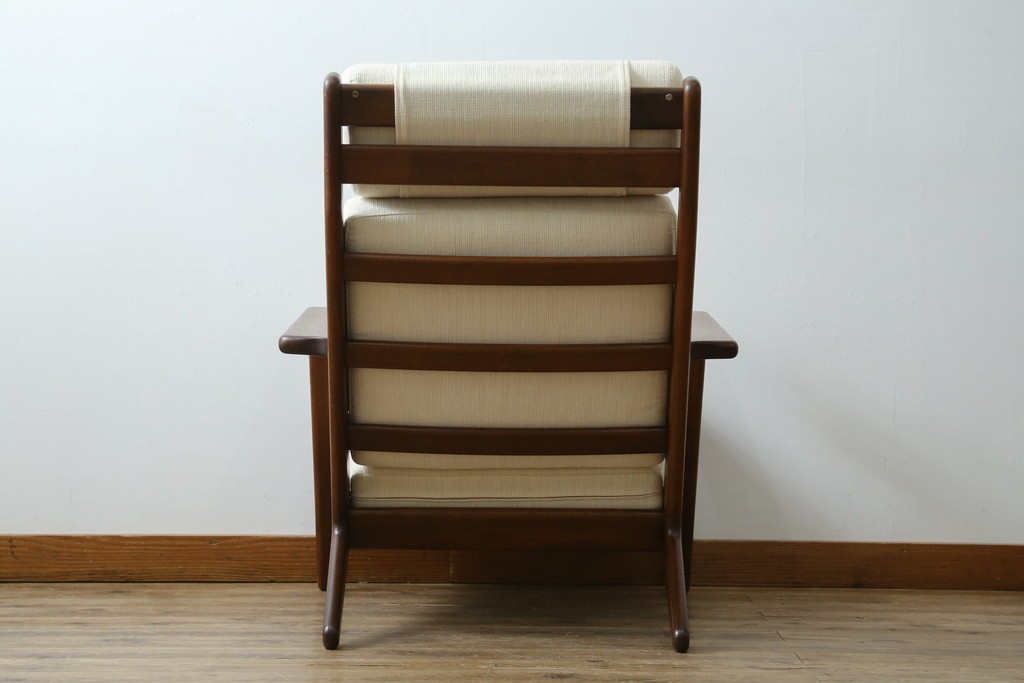デンマークビンテージ　GETAMA(ゲタマ)　Hans J Wegner(ハンス・J・ウェグナー)　GE290A　オーク材　くつろぎの空間を演出するイージーチェア　(R-082844)