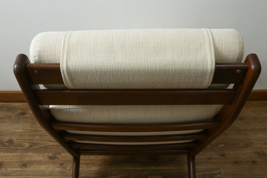 デンマークビンテージ　GETAMA(ゲタマ)　Hans J Wegner(ハンス・J・ウェグナー)　GE290A　オーク材　くつろぎの空間を演出するイージーチェア　(R-082844)