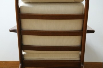 デンマークビンテージ　GETAMA(ゲタマ)　Hans J Wegner(ハンス・J・ウェグナー)　GE290A　オーク材　くつろぎの空間を演出するイージーチェア　(R-082844)