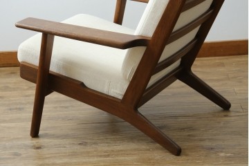 デンマークビンテージ　GETAMA(ゲタマ)　Hans J Wegner(ハンス・J・ウェグナー)　GE290A　オーク材　くつろぎの空間を演出するイージーチェア　(R-082844)