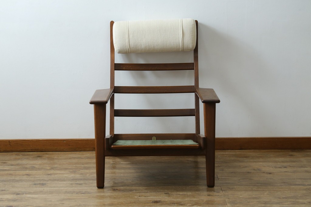 デンマークビンテージ　GETAMA(ゲタマ)　Hans J Wegner(ハンス・J・ウェグナー)　GE290A　オーク材　くつろぎの空間を演出するイージーチェア　(R-082844)