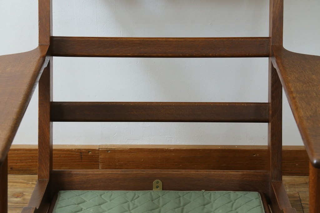 デンマークビンテージ　GETAMA(ゲタマ)　Hans J Wegner(ハンス・J・ウェグナー)　GE290A　オーク材　くつろぎの空間を演出するイージーチェア　(R-082844)