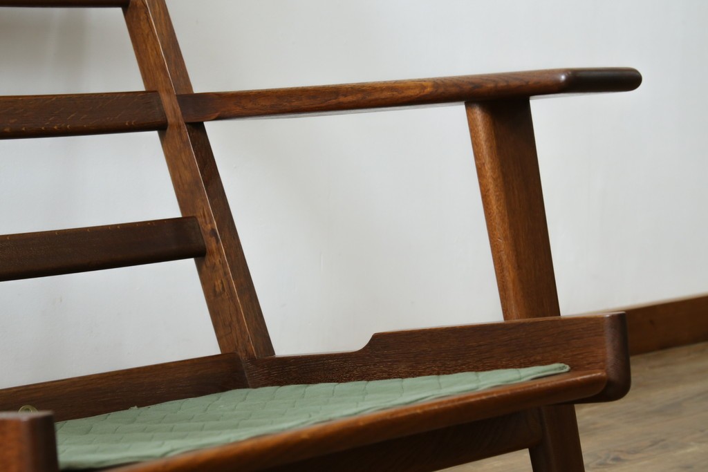 デンマークビンテージ　GETAMA(ゲタマ)　Hans J Wegner(ハンス・J・ウェグナー)　GE290A　オーク材　くつろぎの空間を演出するイージーチェア　(R-082844)