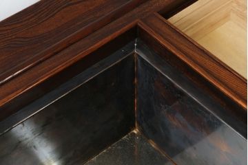 中古　美品!!　岩谷堂箪笥　菊幸　欅(ケヤキ)材　漆塗り　美しく迫力のある杢目が魅力的な長火鉢(木製火鉢、囲炉裏テーブル、ローテーブル、センターテーブル、リビングテーブル、座卓)(R-082845)