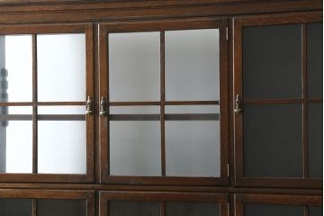 イギリスアンティーク　人気の薄型　希少サイズ　オーク材　シンプルな大型ブックケース(キャビネット、飾り棚、本棚、本箱、書棚、陳列棚、ガラス戸棚、収納棚、ディスプレイケース、店舗什器、英国)(R-082847)