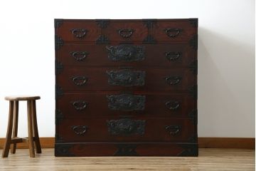 中古　美品!!　欅産業　仙台民芸箪笥(仙台箪笥)　漆塗り　品のある佇まいが美しい衣装箪笥(引き出し、収納箪笥、和たんす、整理箪笥)(R-082848)