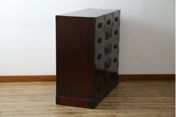 中古　美品!!　欅産業　仙台民芸箪笥(仙台箪笥)　漆塗り　品のある佇まいが美しい衣装箪笥(引き出し、収納箪笥、和たんす、整理箪笥)(R-082848)