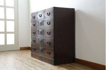 中古　美品!!　欅産業　仙台民芸箪笥(仙台箪笥)　漆塗り　品のある佇まいが美しい衣装箪笥(引き出し、収納箪笥、和たんす、整理箪笥)(R-082848)