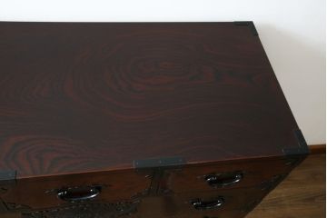 中古　美品!!　欅産業　仙台民芸箪笥(仙台箪笥)　漆塗り　品のある佇まいが美しい衣装箪笥(引き出し、収納箪笥、和たんす、整理箪笥)(R-082848)