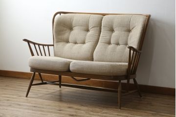 イギリスビンテージ　ERCOL(アーコール)　エバーグリーン　曲げ木のフレームが目を惹くハイバック2人掛けソファ(アームソファ、ラブソファ、二人掛け、ヴィンテージ、英国)(定価約72万円)(R-082849)