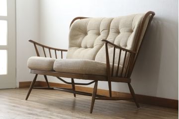 イギリスビンテージ　ERCOL(アーコール)　エバーグリーン　曲げ木のフレームが目を惹くハイバック2人掛けソファ(アームソファ、ラブソファ、二人掛け、ヴィンテージ、英国)(定価約72万円)(R-082849)