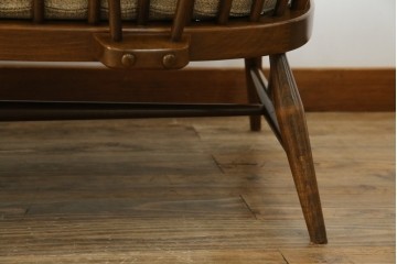 イギリスビンテージ　ERCOL(アーコール)　エバーグリーン　曲げ木のフレームが目を惹くハイバック2人掛けソファ　定価約72万円　(R-082849)