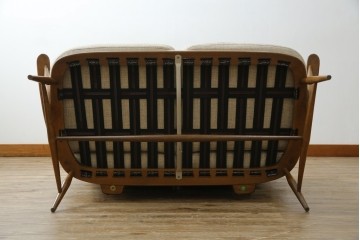 イギリスビンテージ　ERCOL(アーコール)　エバーグリーン　曲げ木のフレームが目を惹くハイバック2人掛けソファ　定価約72万円　(R-082849)