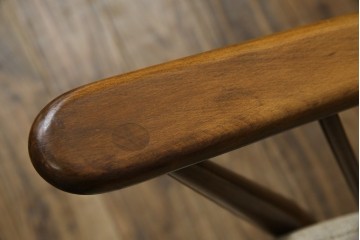 イギリスビンテージ　ERCOL(アーコール)　エバーグリーン　曲げ木のフレームが目を惹くハイバック2人掛けソファ　定価約72万円　(R-082849)