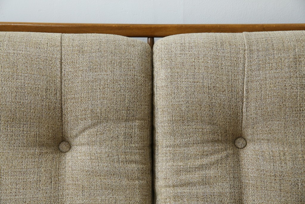 イギリスビンテージ　ERCOL(アーコール)　エバーグリーン　曲げ木のフレームが目を惹くハイバック2人掛けソファ　定価約72万円　(R-082849)