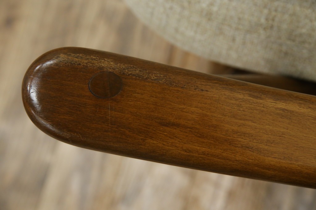 イギリスビンテージ　ERCOL(アーコール)　エバーグリーン　曲げ木のフレームが目を惹くハイバック2人掛けソファ　定価約72万円　(R-082849)