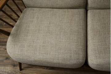 イギリスビンテージ　ERCOL(アーコール)　エバーグリーン　曲げ木のフレームが目を惹くハイバック2人掛けソファ　定価約72万円　(R-082849)